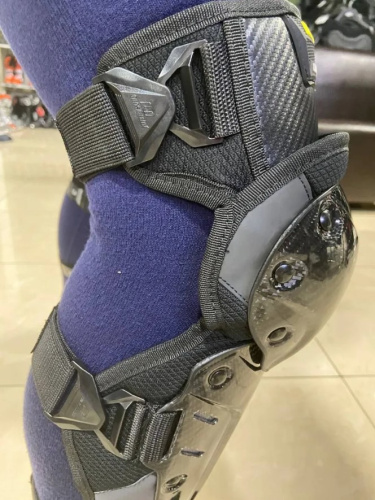 Ones Again Наколенники Carbon Fiber Force в Ставрополе